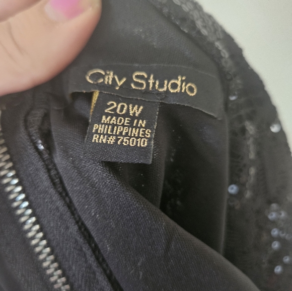 NWT black sequin and lace elegant formal top - Picture 2 of 10